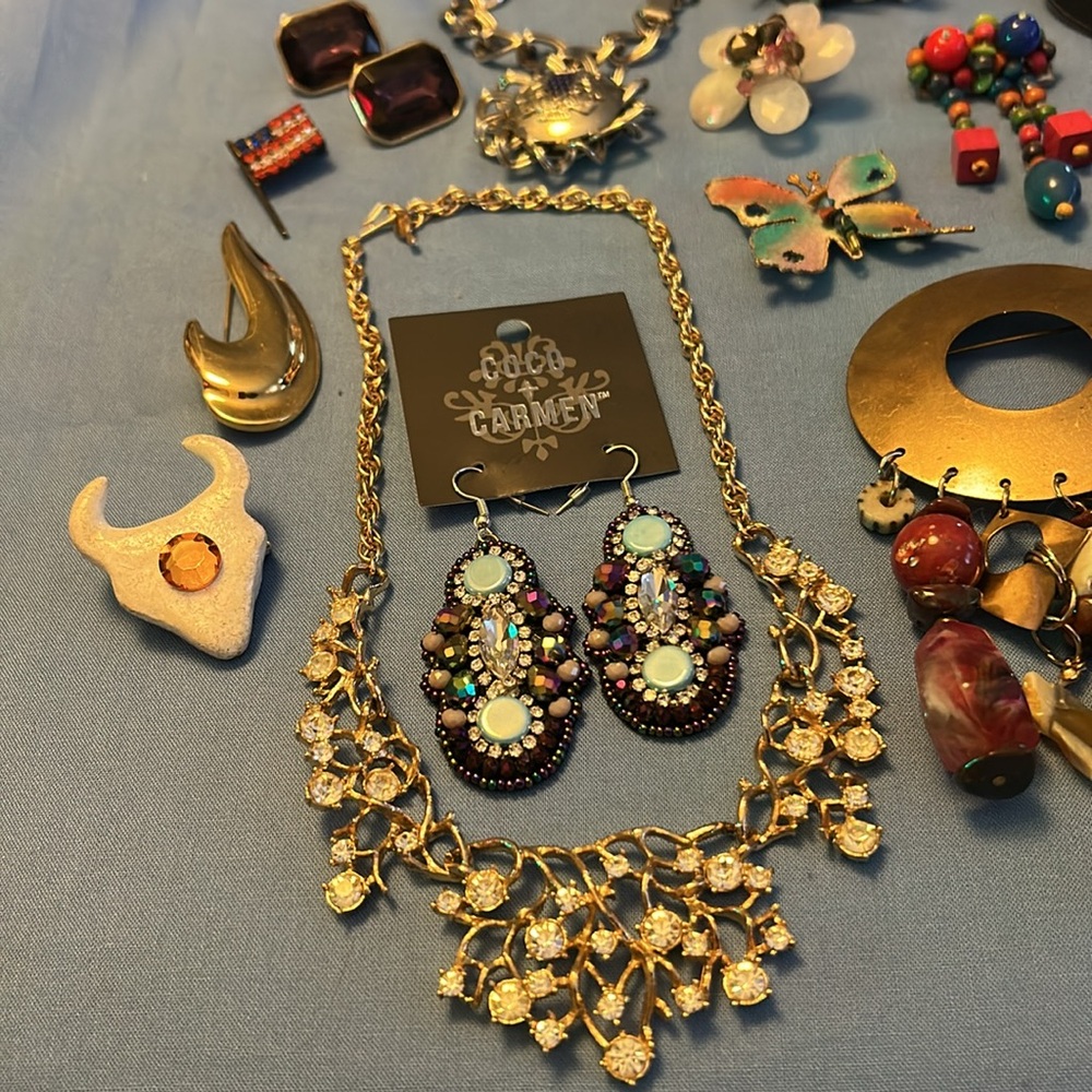 Lot of Assorted Jewelry 💎 Necklace Brooches Earrings Bracelets Pins (19 pieces) - Picture 5 of 16